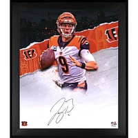 Photographie encadrée autographiée de 20" x 24" de Joe Burrow Cincinnati Bengals Série Skyline In Focus