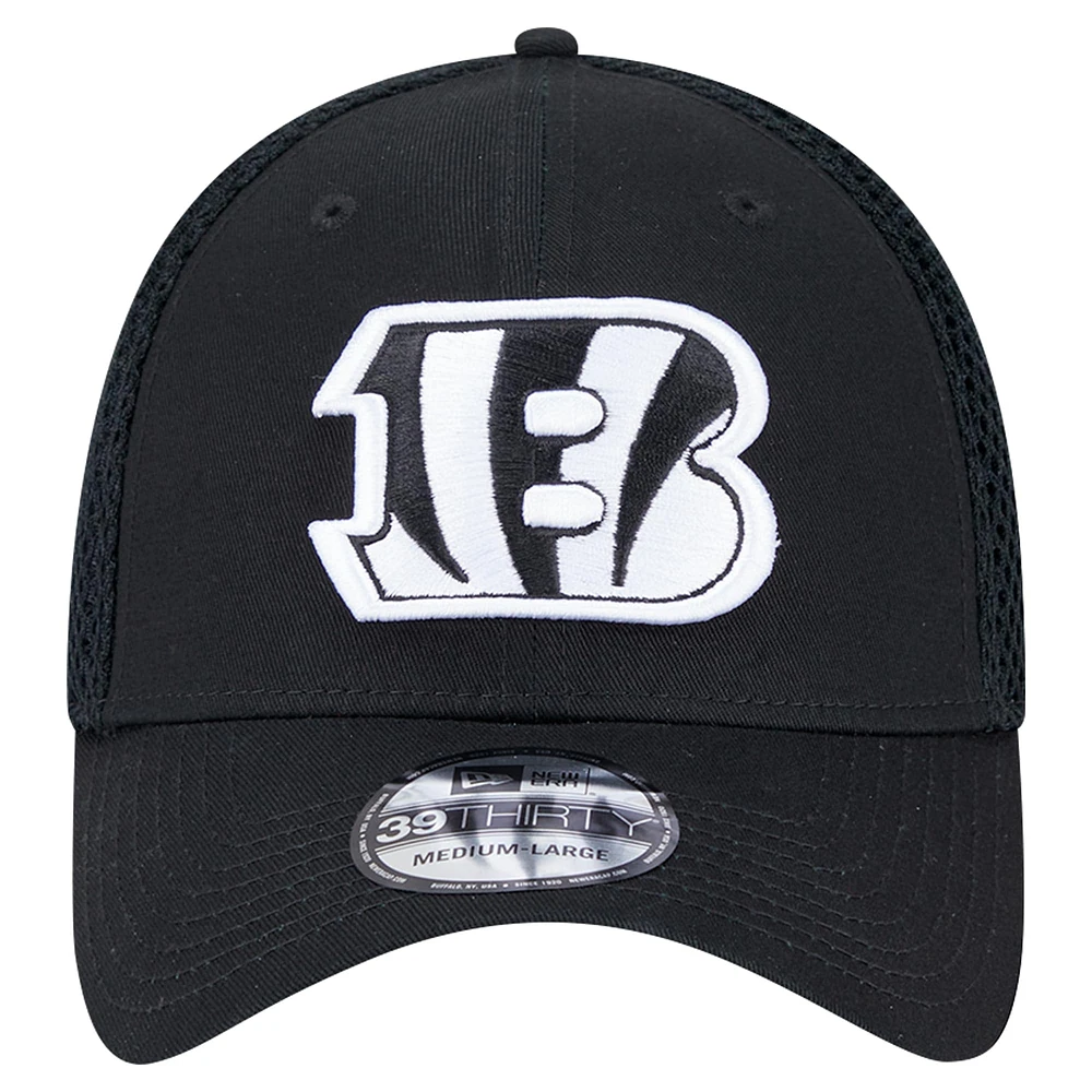 Casquette flexible 39THIRTY noire des Bengals de Cincinnati New Era pour hommes