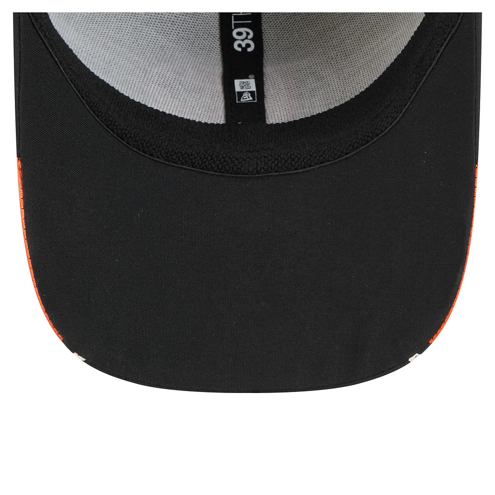 Men's New Era  Black Cincinnati Bengals Game Day Linear 39THIRTY Flex Hat