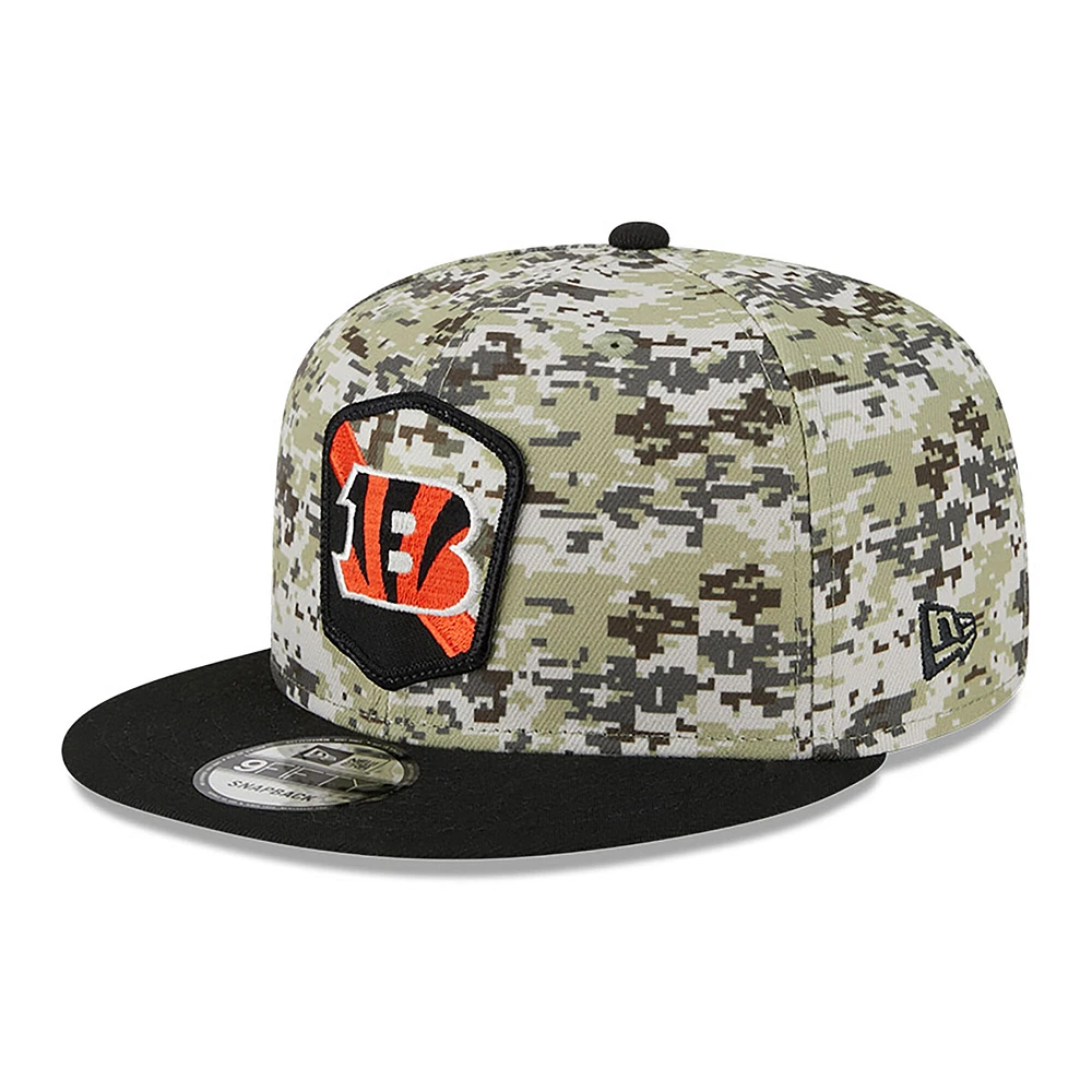 Casquette Snapback 9FIFTY New Era camouflage/noir des Cincinnati Bengals 2023 Salute To Service pour hommes