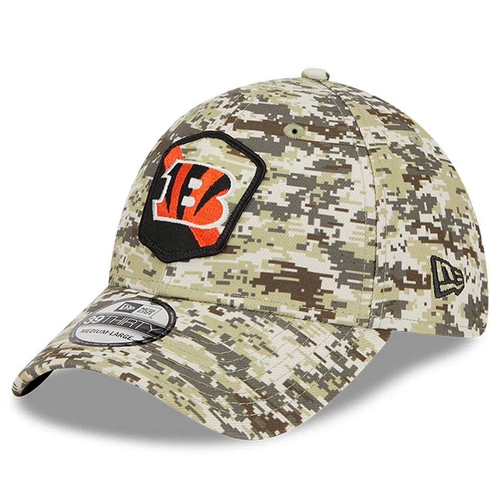 Casquette flexible New Era camouflage Cincinnati Bengals 2023 Salute To Service 39THIRTY pour hommes