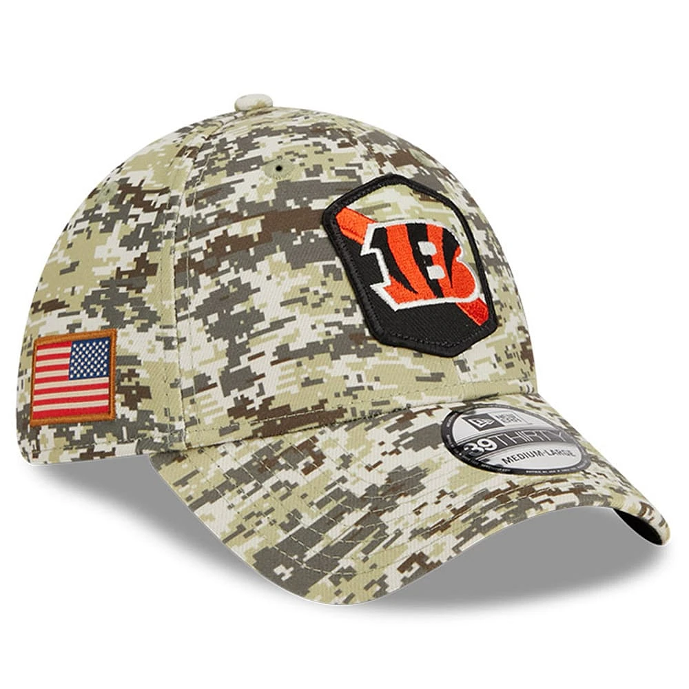 Casquette flexible New Era camouflage Cincinnati Bengals 2023 Salute To Service 39THIRTY pour hommes