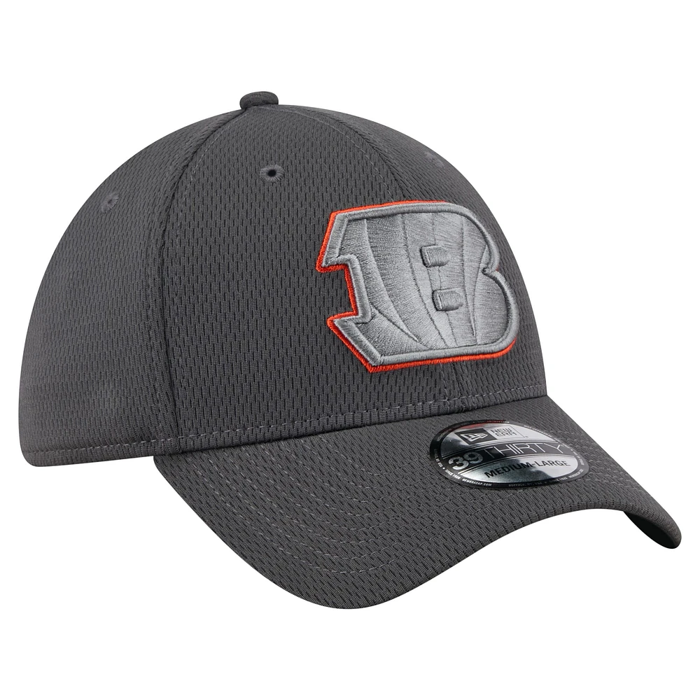 Casquette New Era Graphite Cincinnati Bengals Main 39THIRTY Flex pour homme