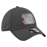 Casquette New Era Graphite Cincinnati Bengals Main 39THIRTY Flex pour homme