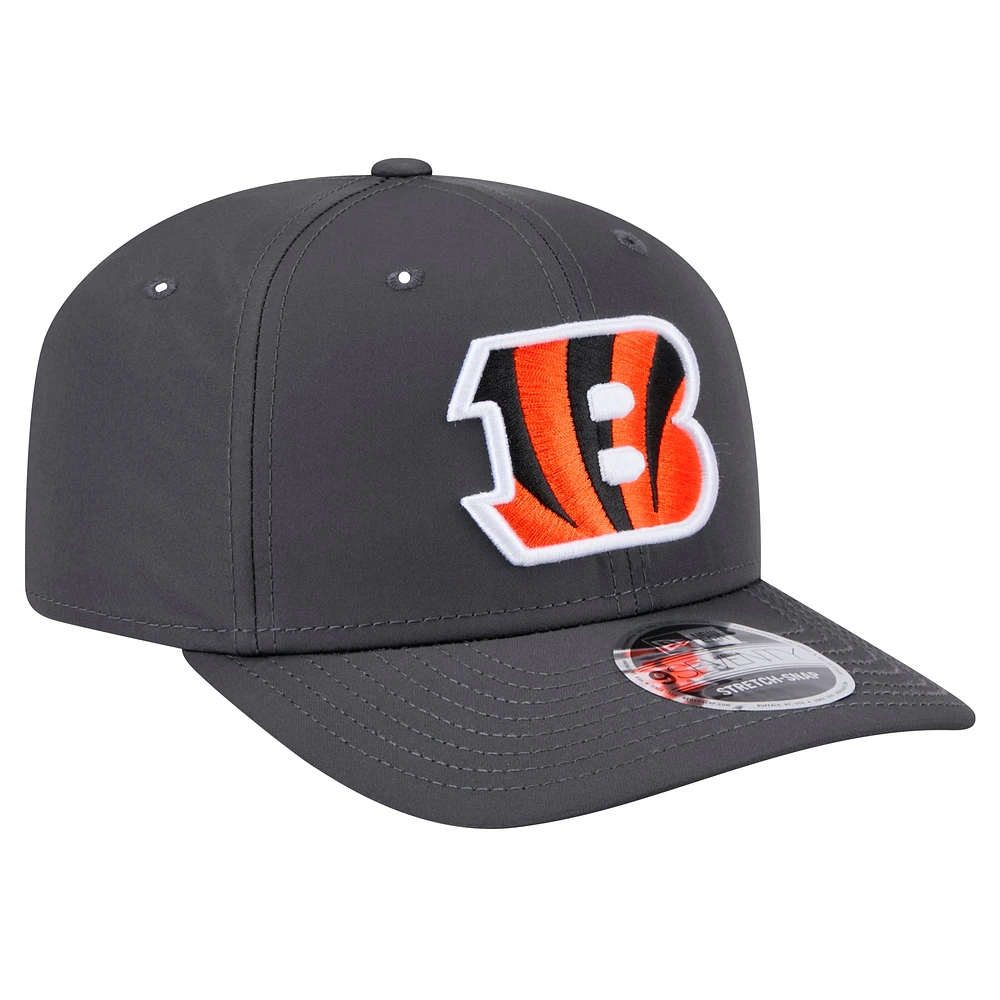 Casquette extensible à boutons-pression New Era Graphite Cincinnati Bengals Main 9SEVENTY pour homme