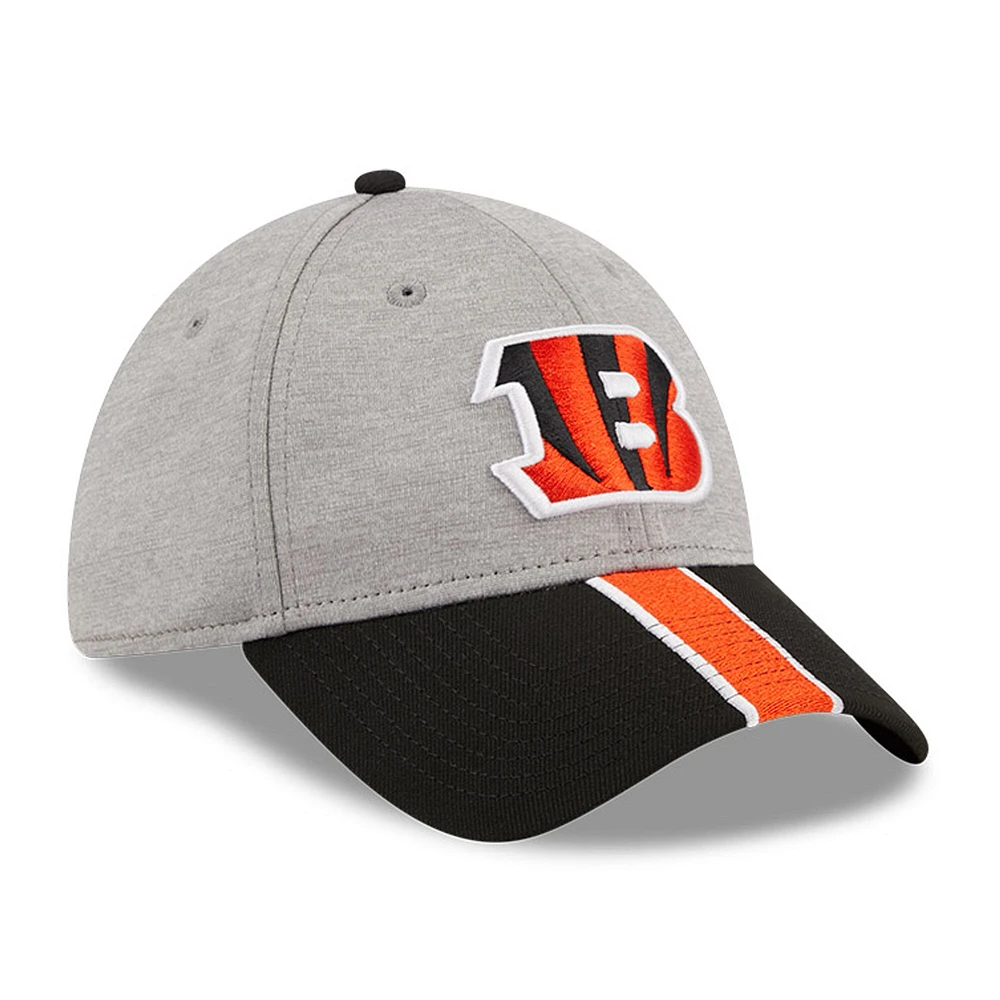 Casquette flexible 39THIRTY rayée gris chiné/noir New Era pour hommes des Bengals de Cincinnati