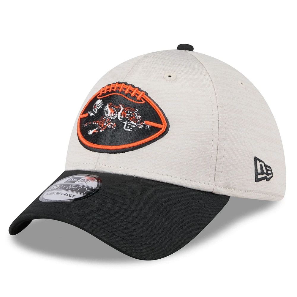 Men's New Era Stone/Black Cincinnati Bengals 2024 Sideline Historic 39THIRTY Flex Hat