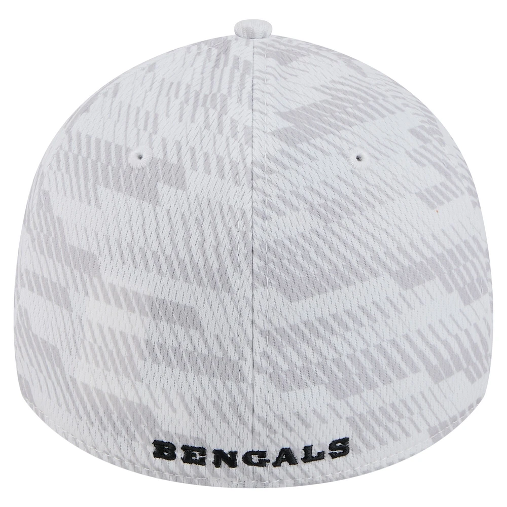 Men's New Era  White Cincinnati Bengals Gameday Graded 39THIRTY Flex Hat