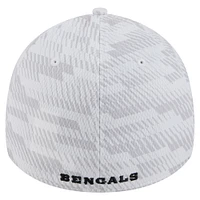 Men's New Era  White Cincinnati Bengals Gameday Graded 39THIRTY Flex Hat