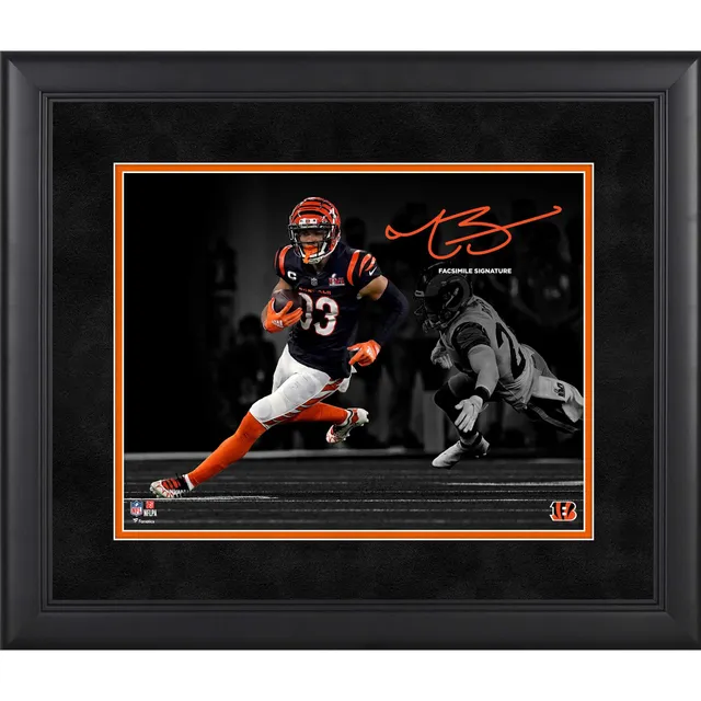 Tyler Boyd Cincinnati Bengals Unsigned Catching in Between Defenders Photograph