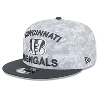 Casquette Snapback 9FIFTY Salute To Service 2024 des Bengals de Cincinnati pour jeunes New Era blanche/graphite