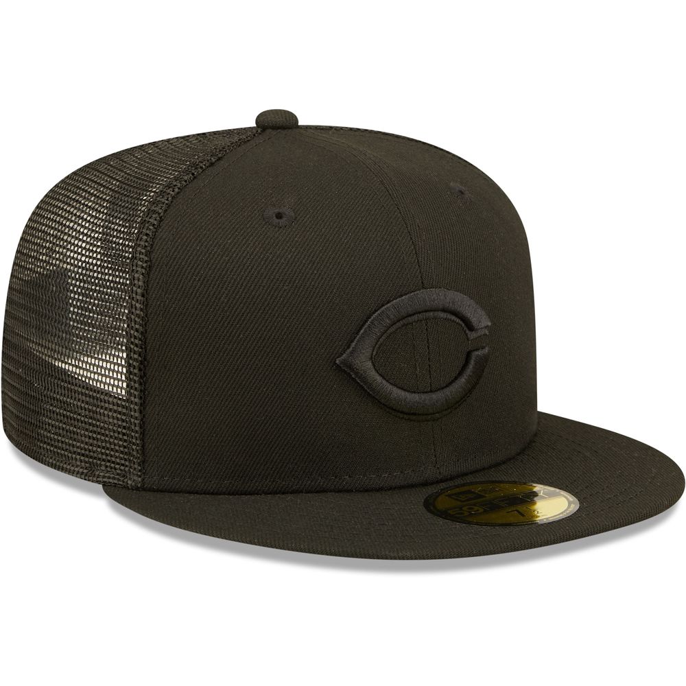 Men's New Era Cincinnati Reds Blackout Trucker 59FIFTY - Fitted Hat