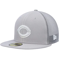 Casquette ajustée 59FIFTY pour entraînement au bâton sur le terrain Cincinnati Reds 2023 New Era grise homme