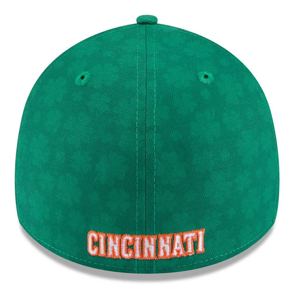 Men's New Era Kelly Green Cincinnati Reds St. Patrick's Day 39THIRTY Flex Hat