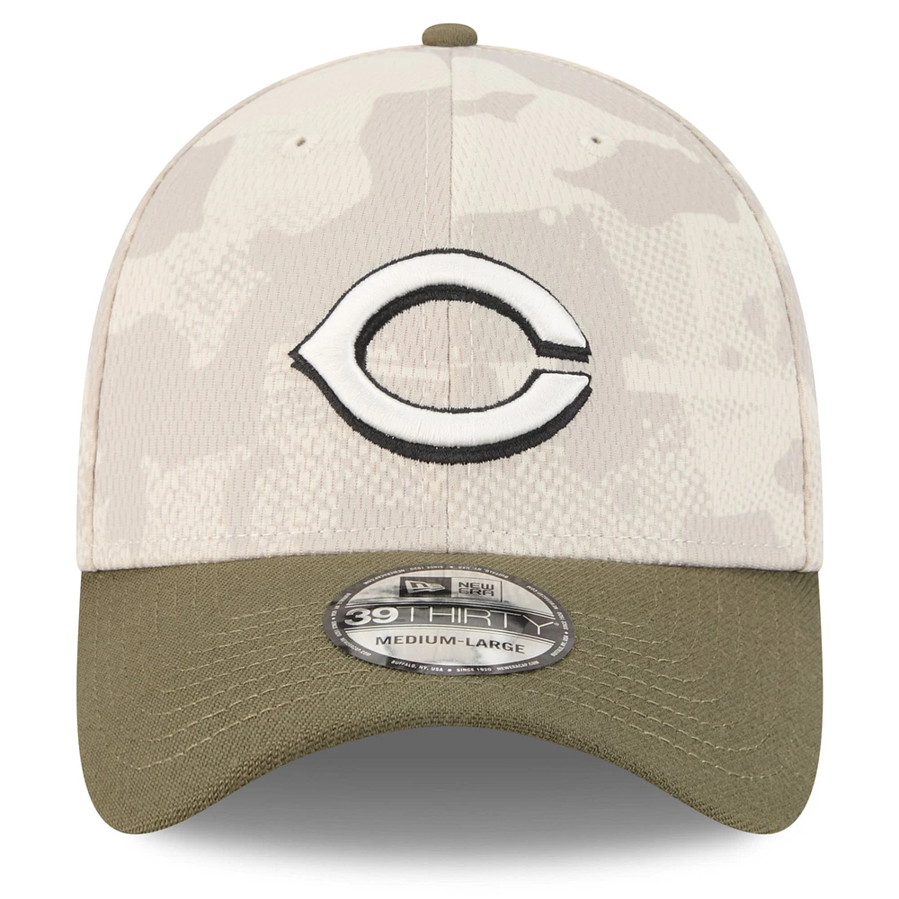 Men's New Era Light Beige/Olive Cincinnati Reds 2025 Armed Forces Day 39THIRTY Flex Hat