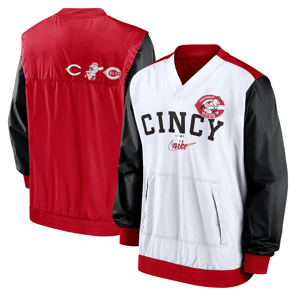 Veste à enfiler col en V Nike Cincinnati Reds Rewind Warmup pour homme, blanche/rouge