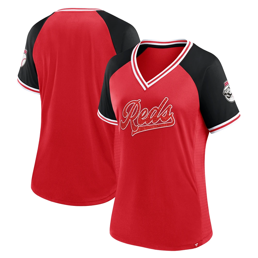 T-shirt à col en V Fanatics Red Cincinnati Reds Glitz & Glam League Diva Raglan pour femmes