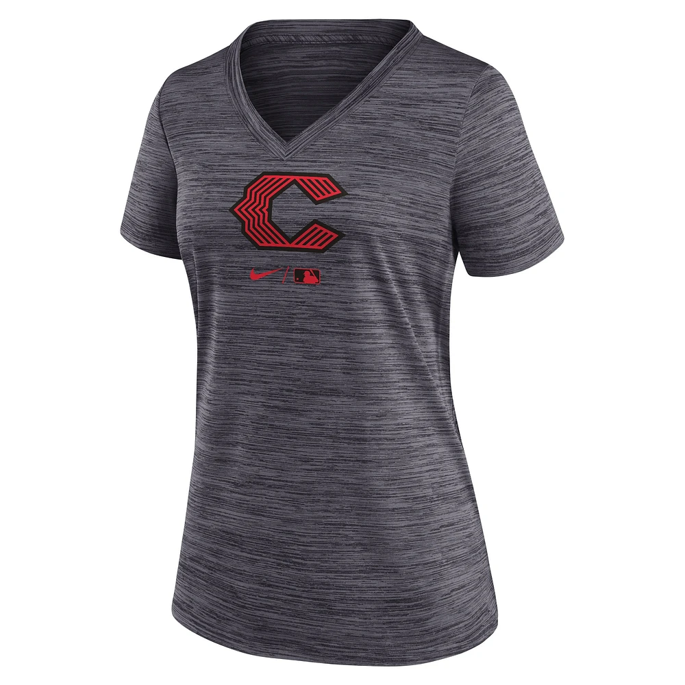 T-shirt à col en V Nike noir Cincinnati Reds City Connect Velocity Practice Performance pour femme