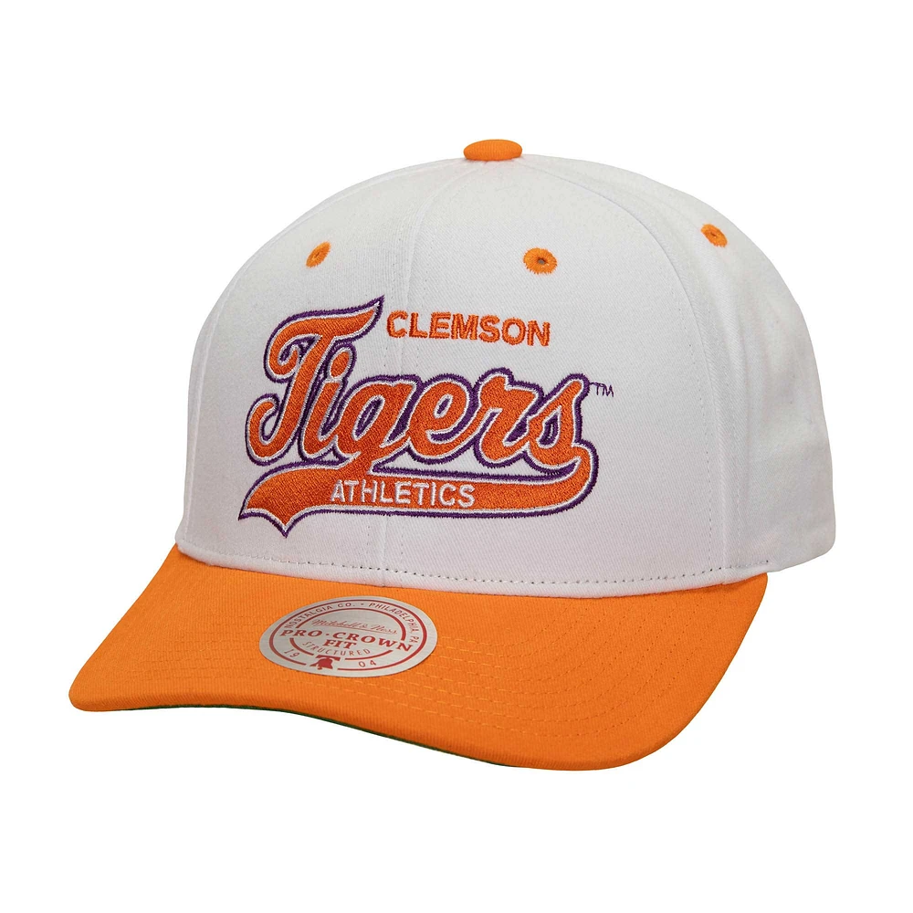 Casquette Snapback Mitchell & Ness Clemson Tigers Tail Sweep Pro blanc/orange pour hommes