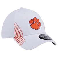 Casquette flexible 39THIRTY Active Slash Sides New Era des Clemson Tigers pour hommes, blanche