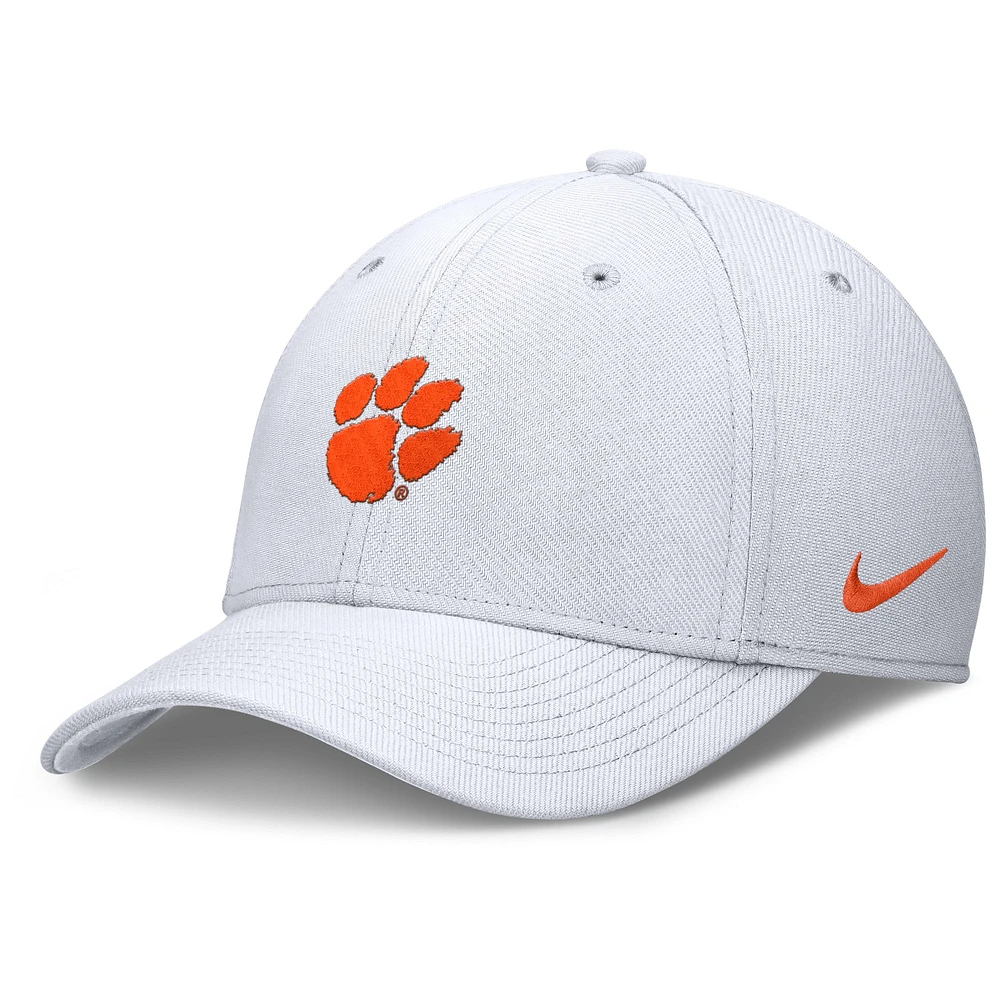 Casquette Nike blanche Clemson Tigers 2024 On-Field Flex Swoosh pour homme