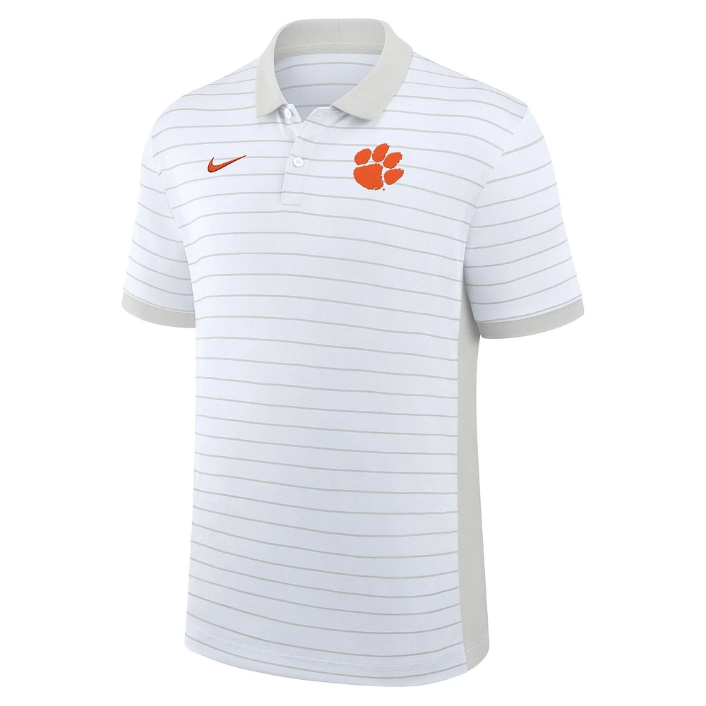 Polo Nike blanc à rayures Victory pour homme, début de saison 2025, équipe des Clemson Tigers