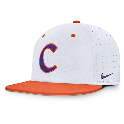 Casquette ajustée Nike True Performance On-Field Dugout pour homme des Clemson Tigers blanche