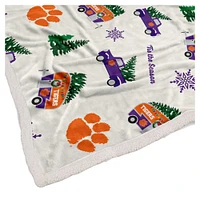 Couverture polaire en flanelle Sherpa Pegasus Clemson Tigers Holiday Truck Repeat 50" x 60"