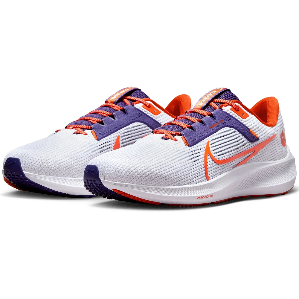 Chaussure de course à pied Nike Clemson Tigers Zoom Pegasus 40 unisexe blanche