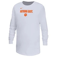 T-shirt à manches longues Nike pour jeunes Clemson Tigers 2025 On-Court Bench Blanc