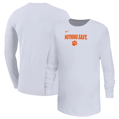 T-shirt à manches longues Nike pour jeunes Clemson Tigers 2025 On-Court Bench Blanc