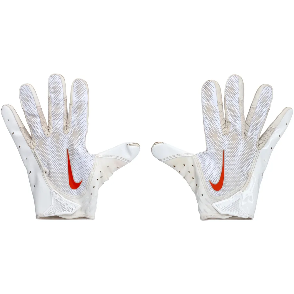 Amari Cooper Cleveland Browns Fanatics Authentic Game-Used White Nike Gloves vs. Baltimore Ravens on October 23, 2022