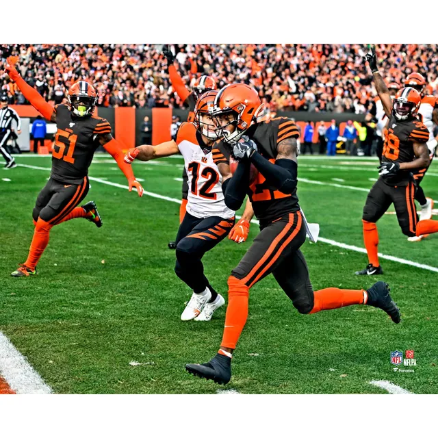 Lids Cade York Cleveland Browns Fanatics Authentic Unsigned Prepares for a  Field Goal Photograph