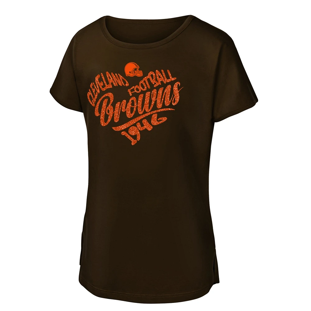 T-shirt marron pour jeunes filles avec inscription en forme de cœur Dolman des Cleveland Browns