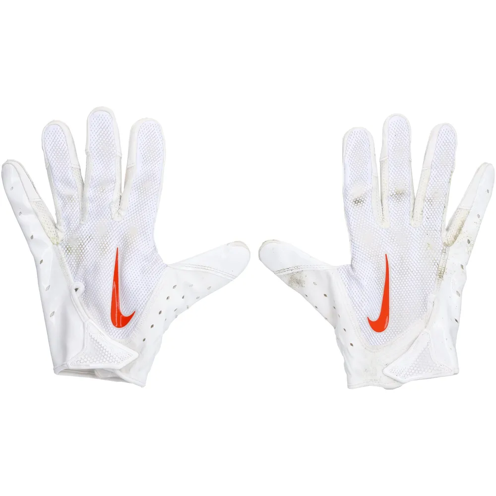 James Hudson Cleveland Browns Game-Used White Nike Gloves vs. Buffalo Bills  on November 20 2022