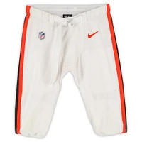 Pantalon blanc #27 de Kareem Hunt des Cleveland Browns utilisé lors de la saison 2022 de la NFL