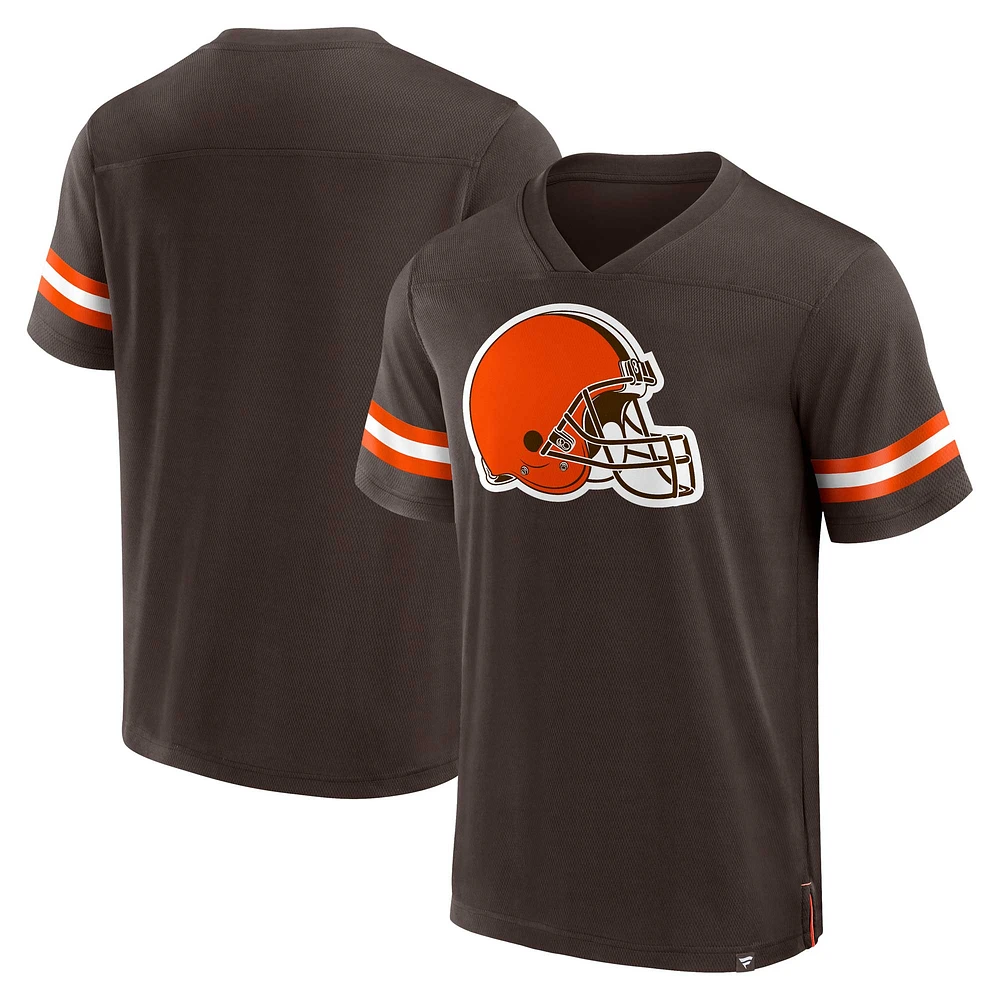 T-shirt marron à col en V Fanatics pour hommes Cleveland Browns Jersey Tackle