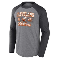 T-shirt à manches longues décontracté en mélange de coton Fanatics Heather Grey/Heather Charcoal Cleveland Browns Weekend pour hommes