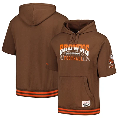 Sweat à capuche manches courtes d'avant-match marron Mitchell & Ness pour hommes des Cleveland Browns