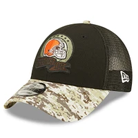 Casquette de camionneur Snapback New Era Cleveland Browns 2022 Salute To Service 9FORTY pour homme, noir/camouflage