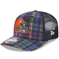 Men's New Era Black Cleveland Browns 2024 NFL Crucial Catch Plaid 9SEVENTY Trucker Snapback Hat