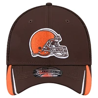 Men's New Era  Brown Cleveland Browns Game Day Linear 39THIRTY Flex Hat
