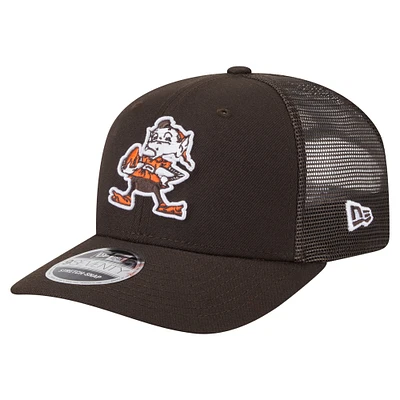 Men's New Era Brown Cleveland Browns Main Trucker 9SEVENTY Stretch-Snap Hat