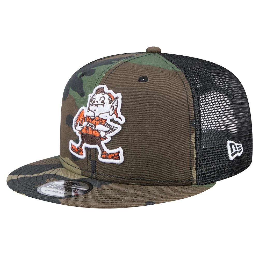 Men's New Era Camo Cleveland Browns Throwback Main Trucker 9FIFTY Snapback Hat