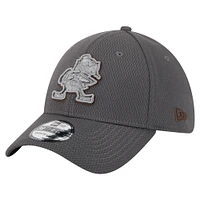 Casquette New Era 39THIRTY Flex graphite Cleveland Browns pour homme avec logo rétro
