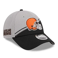 Casquette ajustable 9FORTY Sideline 2023 Sideline 9FORTY des Cleveland Browns New Era pour homme, gris/noir