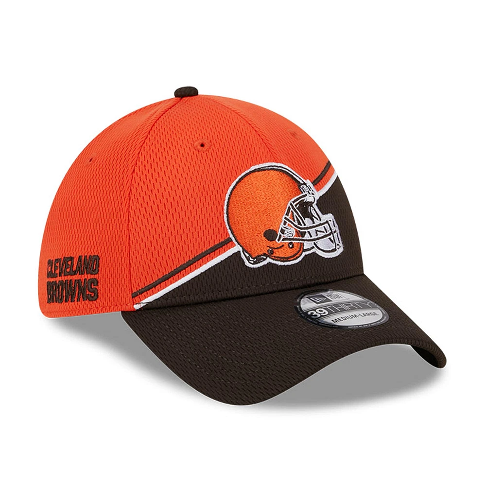 Casquette flex 2023 Sideline 39THIRTY des Cleveland Browns New Era orange/marron pour homme