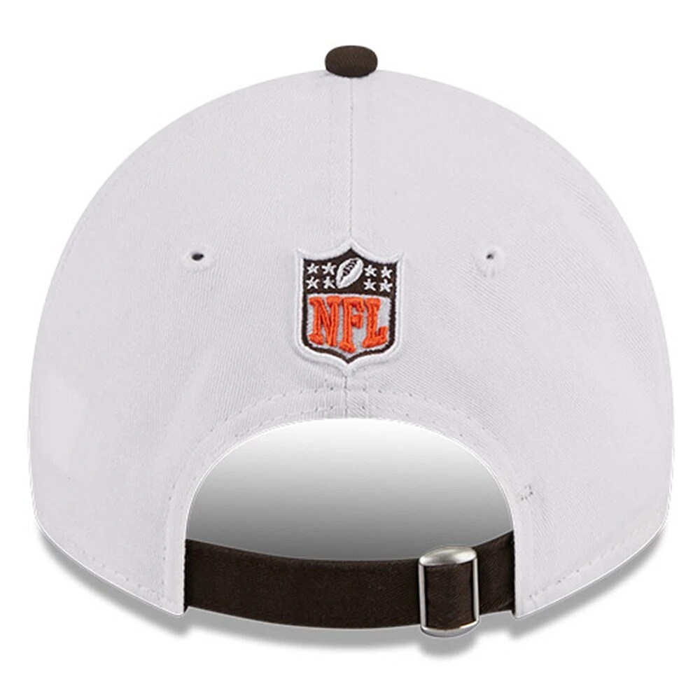 Casquette réglable 9TWENTY Sideline 2023 Sideline 9TWENTY des Cleveland Browns New Era pour homme, blanc/marron