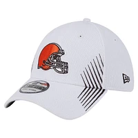 Men's New Era White Cleveland Browns Active 39THIRTY Flex Hat