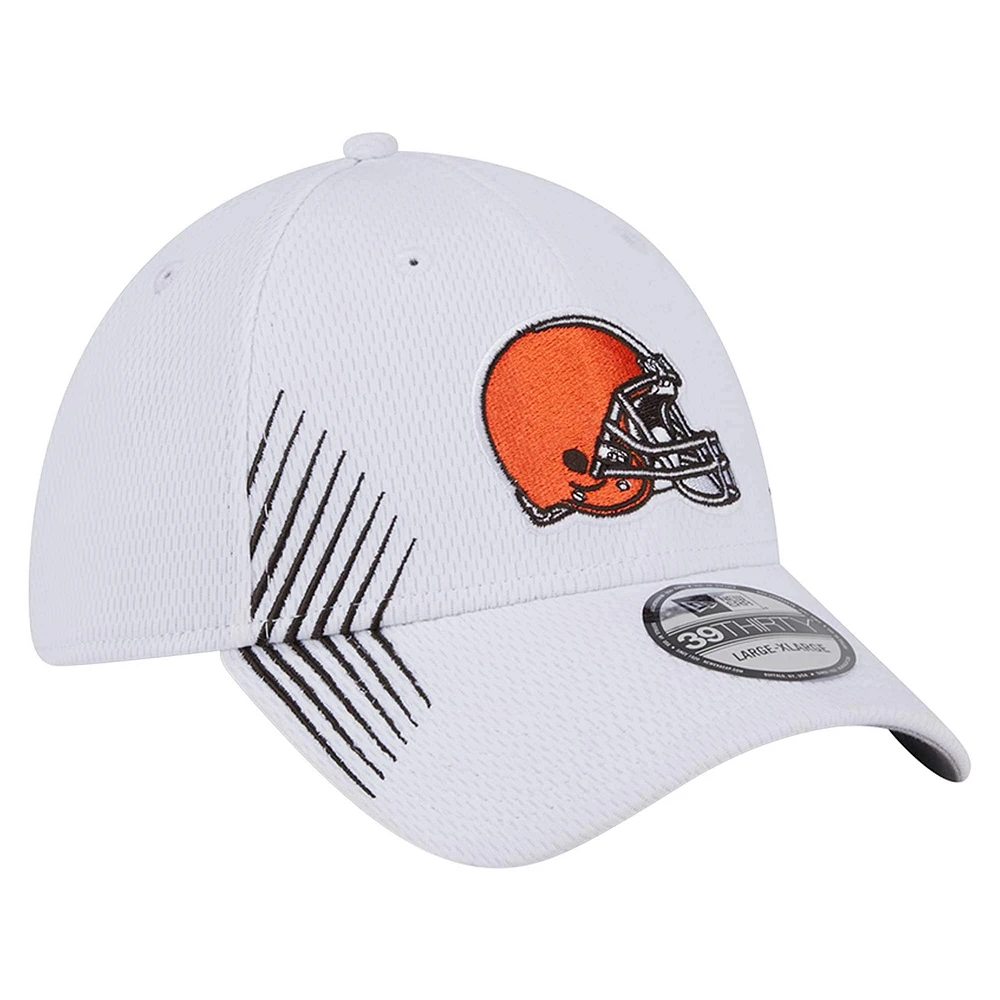 Men's New Era White Cleveland Browns Active 39THIRTY Flex Hat